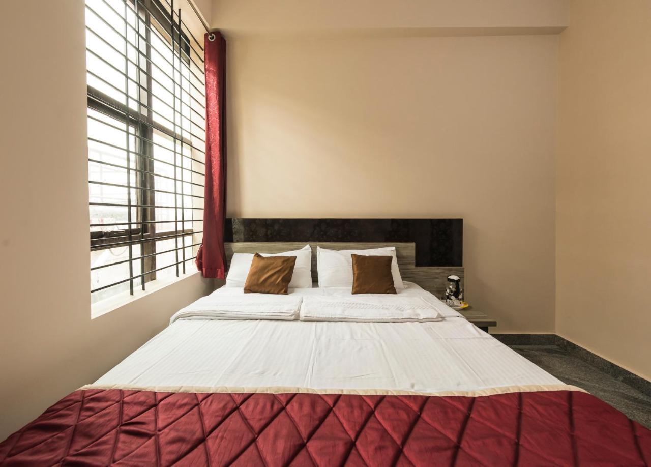 Oyo 9544 Hotel Crown Residency Mysore Exterior photo